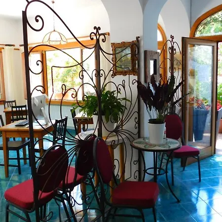 Villaverde 2* Positano