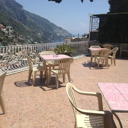 Villaverde Couette-café 2*